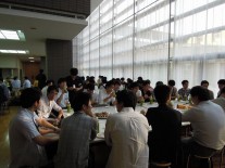 食堂にて懇親会