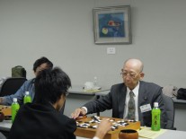 山崎聡四郎(高1回卒)さんと笹尾(2年生)くんの対局