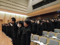 肩を組んで「秩父の峯」