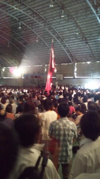 臙脂の集い・団旗入場（春日部高校体育館）
