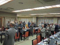 全員で校歌斉唱