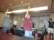 全員での校歌斉唱
