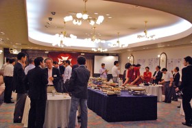 あちこちで思い出話に花が咲きました。