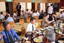 菊田東葛春高会会長ほか参加者の皆さん