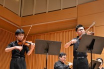 33回の岡崎秀美さんのご子息・太郎君とご友人の子安君