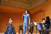 廣橋さん（ソプラノ）と新堂さん（テノール）