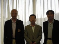 ベスグロ、左から3位の酒井さん、1位の知久さん、2位の長谷川さん