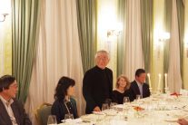 今井宏前会長（12回）のご発声で乾杯