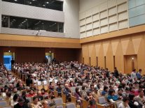 開演前のセンテニアルホール