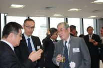 熱弁に聞き入る菊田東葛春高会会長