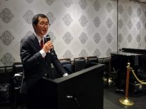 今回も司会の大役を務められた大塚治世話係（高30回）