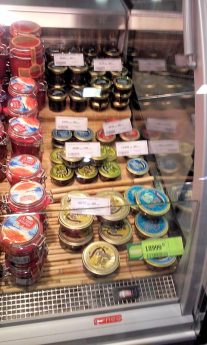 キャビアの値段は日本円で約4万円