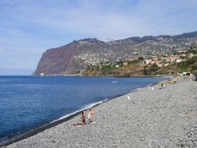 プライア・ファルモッサからカボ・ジラン方面を望む