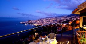 オーシャンガーデンホテルからフンシャルの夜景