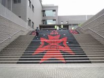 例年であれば賑わう大階段