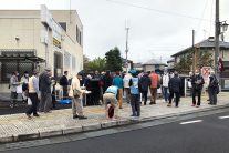 鷲宮駅東口前の旧JAの敷地が受付場所