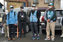 案内してくださる3名の観光ボランティアの方々