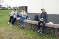 若い参加者4人組・裏方を手伝ってくれました。