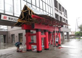 アーチの最後の仕上げ