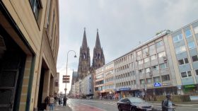 ケルン大聖堂　想像以上に大きく立派な建物でした