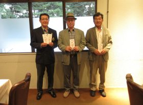 入賞者　左：３位 陶章司さん　中：優勝 大森良太さん　右：２位 山崎敏郎さん