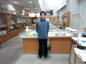 青木選手、同窓会室にも足を運んでくれました。