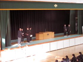 関東大会出場者に激励費贈呈