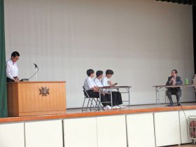 北村先生と文化祭実行委員との対話形式でのご講演