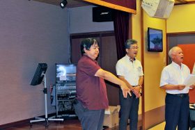 立原勇さんによる校歌指揮