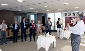 東葛春高会岡田さんリードによる校歌斉唱