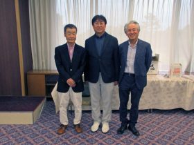 グロス1位から3位の方々（左から3位竹内氏、1位長谷川氏、2位柳澤氏）