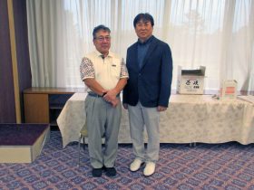 入賞者（左3位落合氏、右優勝者長谷川氏、2位の高橋氏は所要のため帰宅され写真撮影ができませんでした）