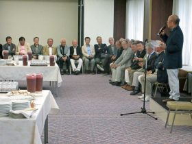 同窓会ゴルフ会長岩崎氏（高11）挨拶