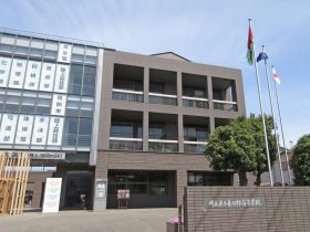 オーストラリア国旗・メルボルン高校旗・日本国旗掲揚